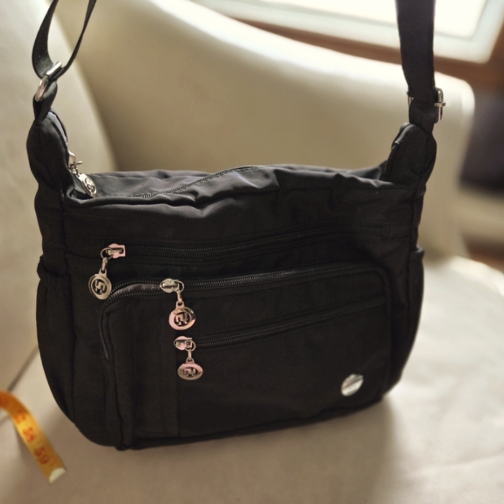 Jie L Shi Bag Light Life Travel Tote‎ Black  Messenger Bag Nylon Very Good Clean